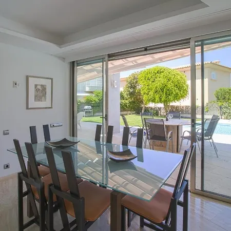 Acacia Apartment