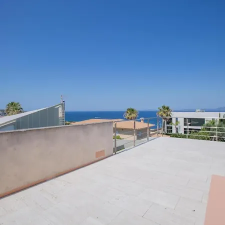Acacia Apartment *
